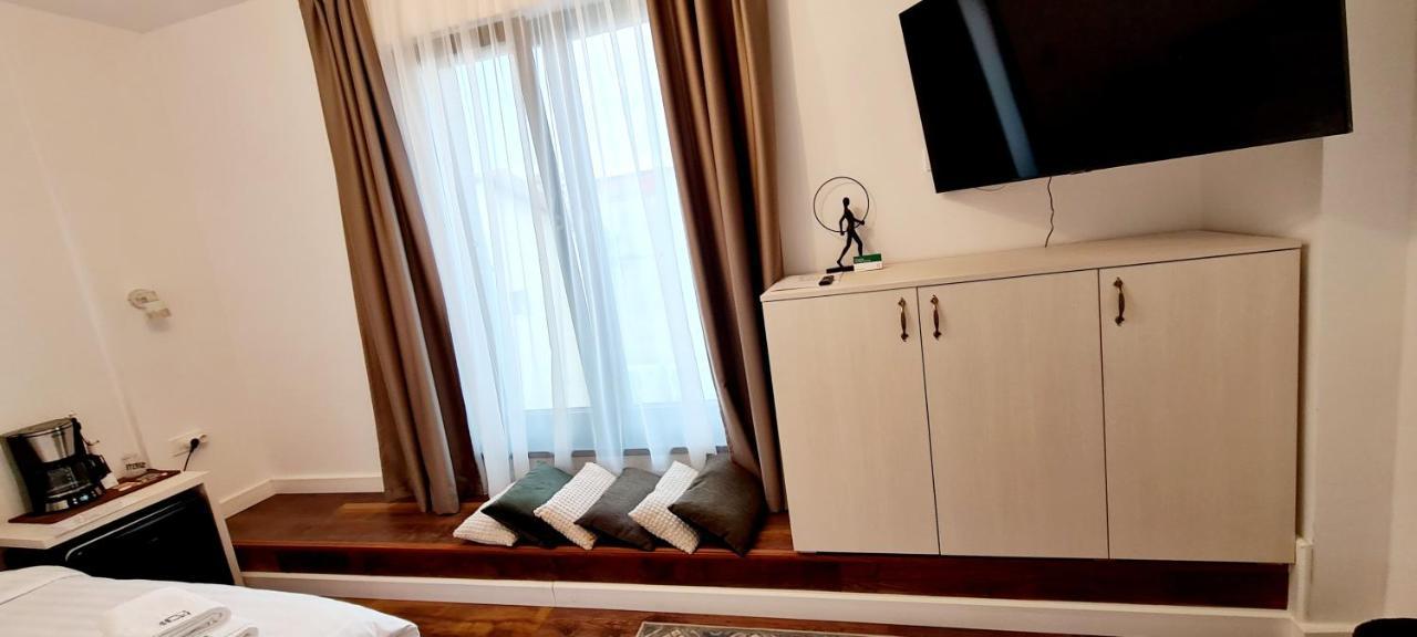 אורדאה Hotel B4 מראה חיצוני תמונה